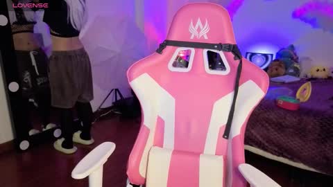   online show from December 2, 2025, 12:21 pm