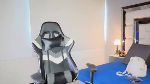 violetskinny online show from February 9, 2026, 7:40 pm