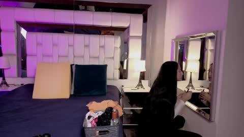 Snapshot of violetskinny chatting on May 18, 2026, 7:31 pm violetskinny online show from May 18, 2026, 7:31 pm