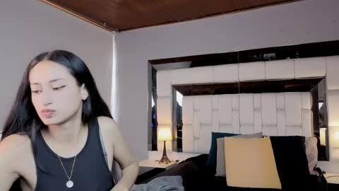 Snapshot of violetskinny chatting on June 2, 2026, 7:05 pm violetskinny online show from June 2, 2026, 7:05 pm
