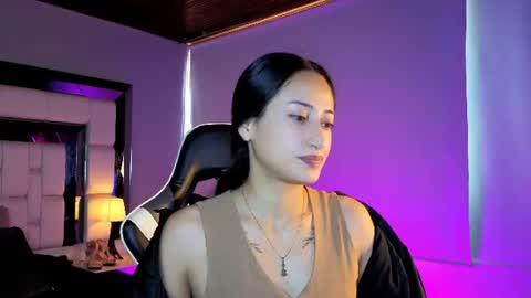 Snapshot of violetskinny chatting on August 3, 2026, 6:55 pm violetskinny online show from August 3, 2026, 6:55 pm