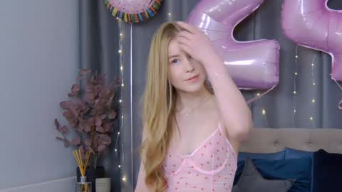 Snapshot of violetswone chatting on January 16, 2025, 5:42 am VioletSwone online show from January 16, 2025, 5:42 am