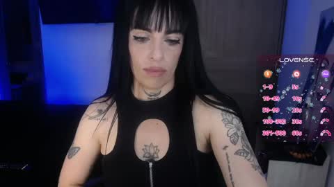 Snapshot of violett_hottie chatting on June 7, 2026, 11:52 pm violett Independent model online show from June 7, 2026, 11:52 pm