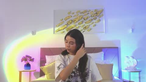 Snapshot of violetta_finch chatting on May 5, 2026, 10:12 am violetta_finch online show from May 5, 2026, 10:12 am
