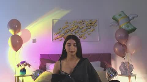 Snapshot of violetta_finch chatting on June 16, 2026, 10:29 am violetta_finch online show from June 16, 2026, 10:29 am