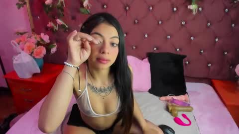 Violetta Rousse  online show from October 29, 2025, 1:13 pm