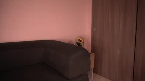 violetta independent model online show from April 19, 2026, 3:06 am