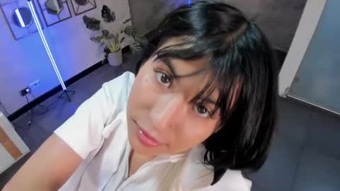 Snapshot of violettaa_stone chatting on July 9, 2026, 4:05 am Violettaa online show from July 9, 2026, 4:05 am