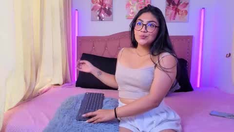 violettabloom_ online show from September 10, 2025, 7:58 pm