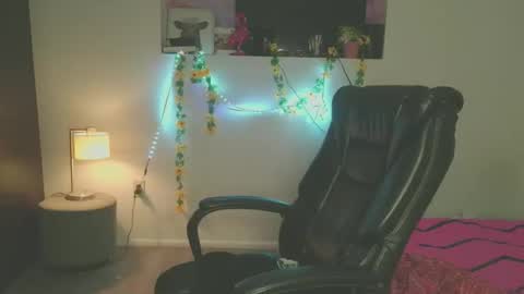 Snapshot of violettacam69 chatting on February 5, 2025, 9:04 am violettacam69 online show from February 5, 2025, 9:04 am