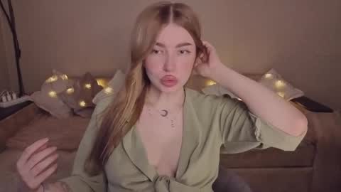 ViolettaOtis online show from April 9, 2026, 3:06 pm