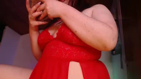 Snapshot of violettasexycam chatting on December 18, 2024, 5:04 am violetafetish online show from December 18, 2024, 5:04 am