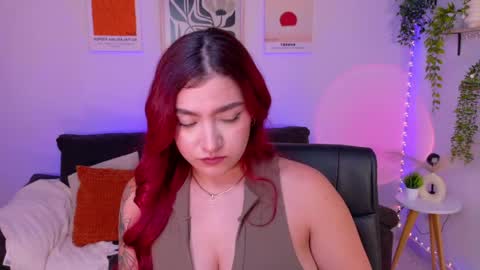 Violett Castel online show from May 19, 2026, 8:48 pm