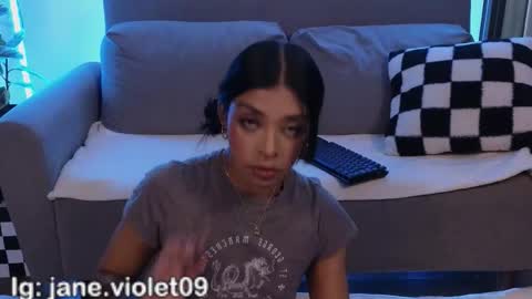 Violet online show from February 12, 2026, 2:06 am