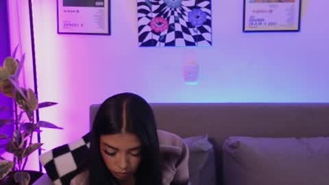 Snapshot of violettgrey_ chatting on July 8, 2026, 1:10 am Violet online show from July 8, 2026, 1:10 am