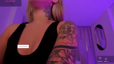 Snapshot of violetthansson chatting on April 27, 2026, 8:56 am Violett online show from April 27, 2026, 8:56 am