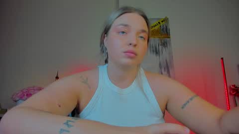 Snapshot of viollasinzz chatting on January 8, 2025, 10:04 am Violla online show from January 8, 2025, 10:04 am