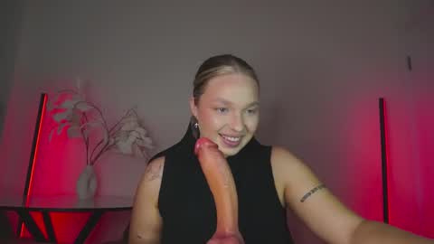 Snapshot of viollasinzz chatting on September 24, 2025, 9:01 am Violla online show from September 24, 2025, 9:01 am