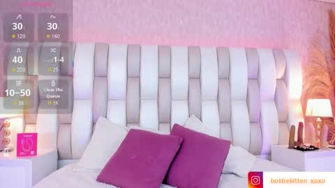 Snapshot of viollet_xoxo chatting on February 7, 2026, 7:06 pm VIOLLET online show from February 7, 2026, 7:06 pm