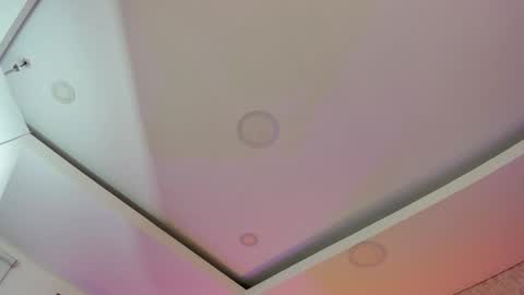 Snapshot of viollet_xoxo chatting on February 16, 2026, 7:43 pm VIOLLET online show from February 16, 2026, 7:43 pm