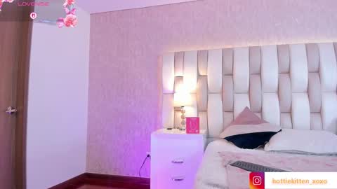 VIOLLET online show from March 14, 2026, 7:30 pm