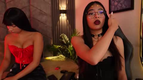 viollettebylyly online show from October 11, 2025, 12:04 pm