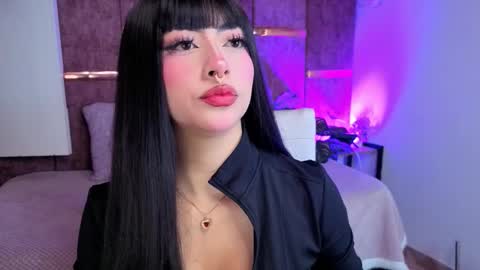 viollettebylyly online show from November 27, 2025, 12:29 pm