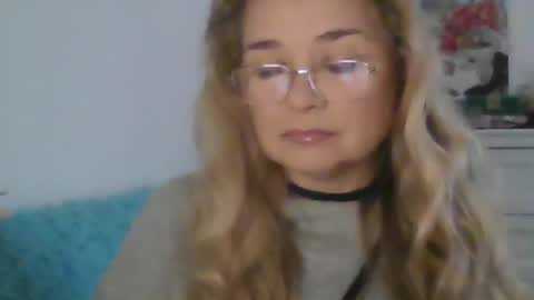 Snapshot of vionerra chatting on November 23, 2025, 11:43 am Vionerra online show from November 23, 2025, 11:43 am