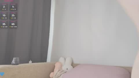  Lily  online show from April 13, 2026, 6:08 am