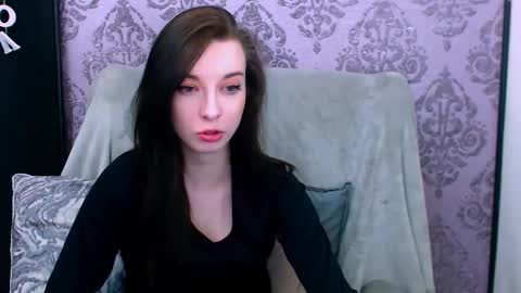 VirginLuna online show from May 18, 2026, 7:20 pm