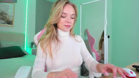 Snapshot of virrginchloee chatting on November 23, 2025, 3:28 am Chloe online show from November 23, 2025, 3:28 am