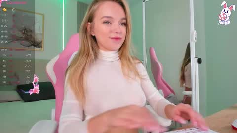 Snapshot of virrginchloee chatting on November 24, 2025, 3:50 am Chloe online show from November 24, 2025, 3:50 am