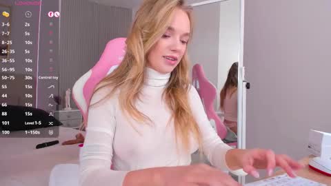 Snapshot of virrginchloee chatting on November 29, 2025, 3:31 am Chloe online show from November 29, 2025, 3:31 am