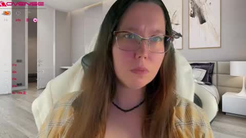 Victoria Romans online show from September 28, 2025, 7:41 pm