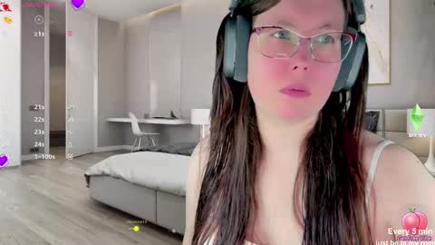 Victoria Romans online show from March 1, 2026, 8:33 pm