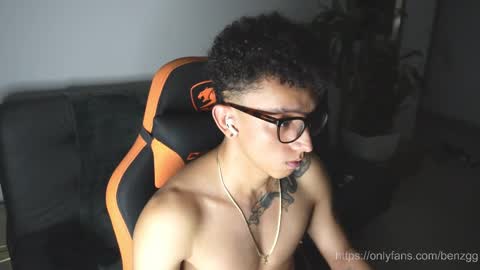 VITO BENZ online show from December 20, 2025, 3:24 am