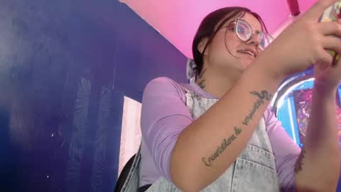 Snapshot of vitoria23_ chatting on June 6, 2026, 2:33 pm victoria 3 online show from June 6, 2026, 2:33 pm