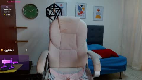 Snapshot of vittoria_lombardi07 chatting on February 13, 2025, 1:37 pm VITTORIA  online show from February 13, 2025, 1:37 pm