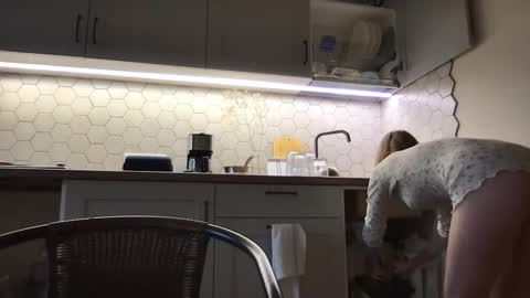 Snapshot of viv983161 chatting on October 20, 2025, 12:16 pm viv983161 online show from October 20, 2025, 12:16 pm