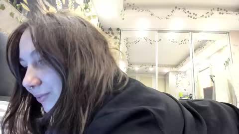 Snapshot of viverlove chatting on November 9, 2025, 7:34 pm Viv online show from November 9, 2025, 7:34 pm