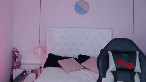 Vivi online show from October 10, 2025, 3:27 am