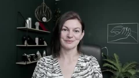 Snapshot of vivian_dream chatting on June 16, 2026, 5:21 am Vivian online show from June 16, 2026, 5:21 am