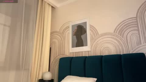 Vivian Evans online show from April 18, 2026, 12:14 am