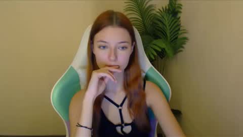 Vivien online show from December 12, 2024, 9:40 am