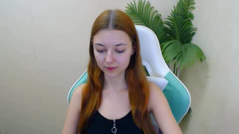 Vivien online show from February 3, 2025, 11:15 pm