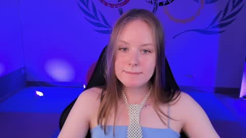 Snapshot of vivienleeigh chatting on December 7, 2024, 12:13 pm Vivien online show from December 7, 2024, 12:13 pm