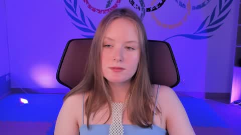 Snapshot of vivienleeigh chatting on December 8, 2024, 12:08 pm Vivien online show from December 8, 2024, 12:08 pm