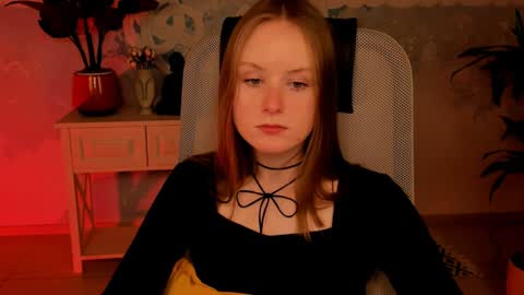 Snapshot of vivienleeigh chatting on December 10, 2024, 4:49 pm Vivien online show from December 10, 2024, 4:49 pm