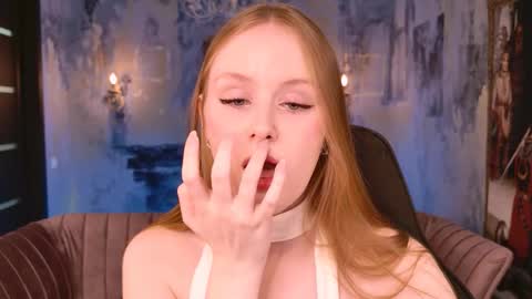 Vivien online show from November 12, 2025, 1:11 pm