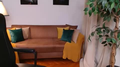 Vivienne online show from March 2, 2026, 4:36 pm